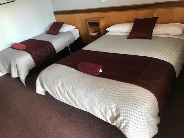 County Lodge Motor Inn West Wyalong Exteriör bild