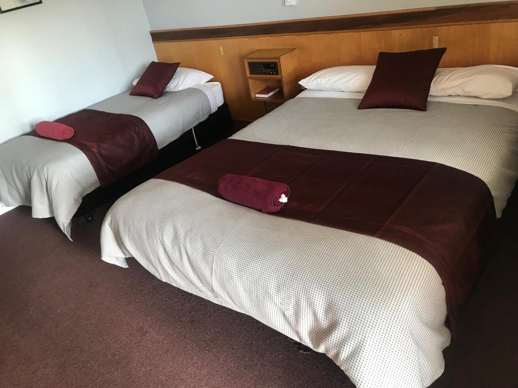 County Lodge Motor Inn West Wyalong Exteriör bild