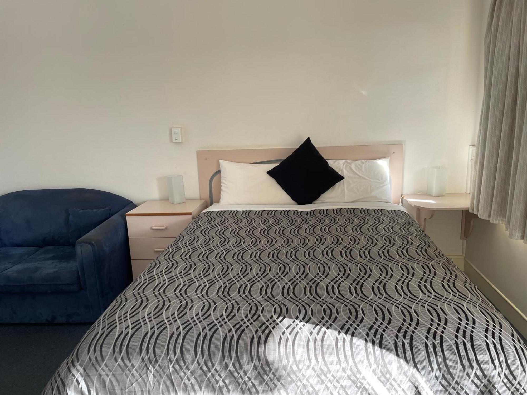 County Lodge Motor Inn West Wyalong Exteriör bild
