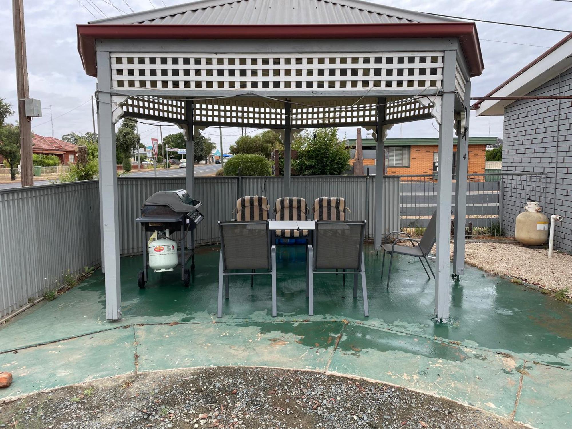 County Lodge Motor Inn West Wyalong Exteriör bild