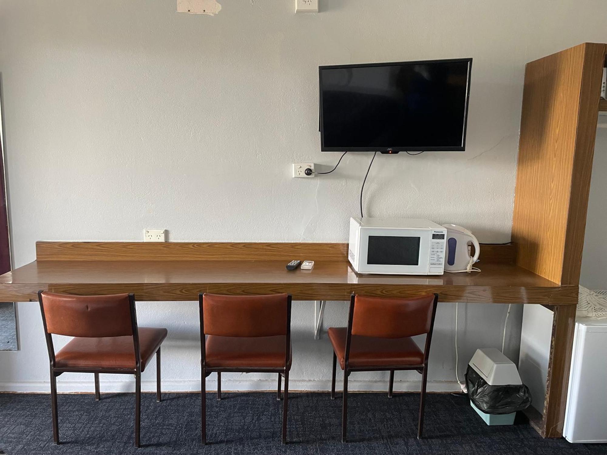 County Lodge Motor Inn West Wyalong Exteriör bild