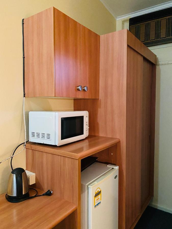 County Lodge Motor Inn West Wyalong Exteriör bild
