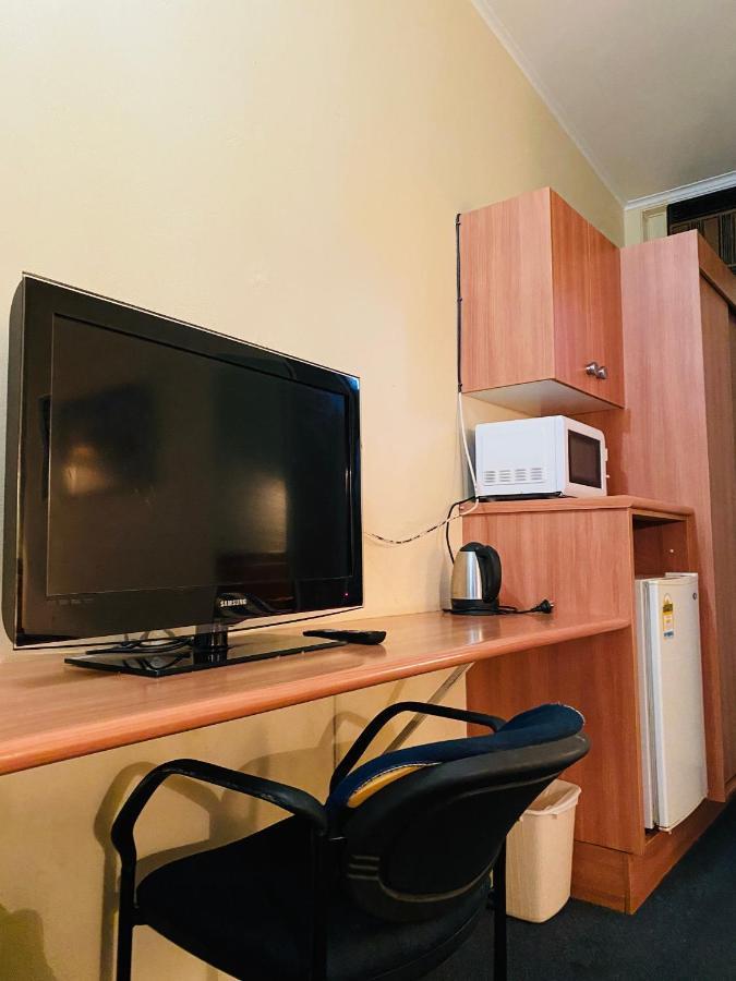 County Lodge Motor Inn West Wyalong Exteriör bild